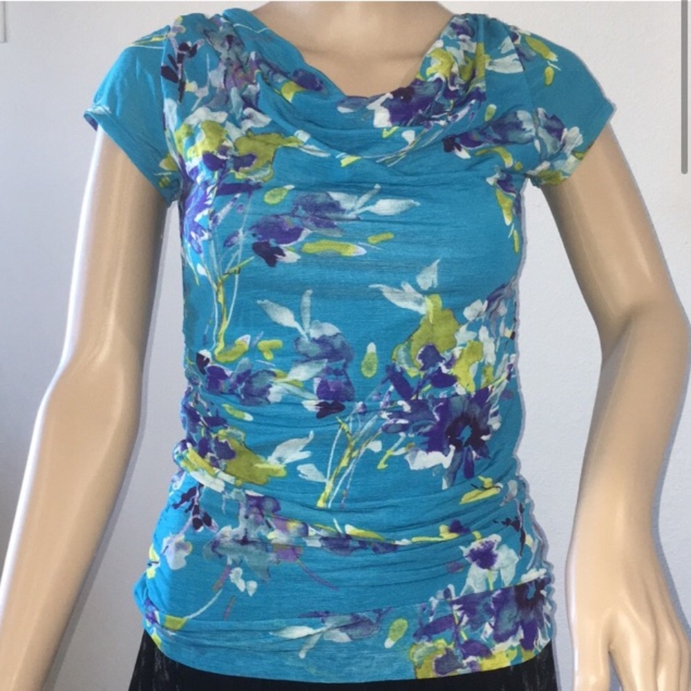 Elle printed crepe chiffon cowl neck short sleeve blouse size small